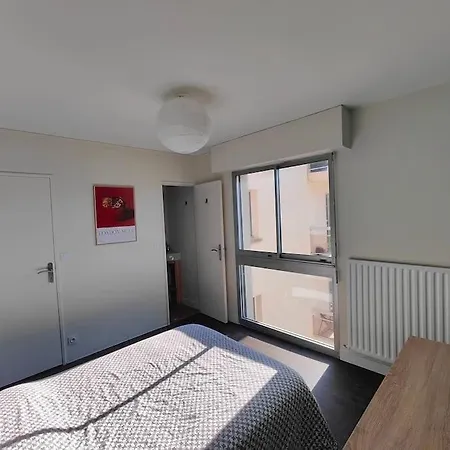 Joli Avec Balcon